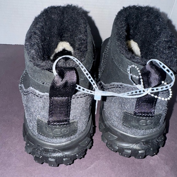 UGG Venture Daze Ultra Mini Black Boots Mens 8 Women’s 9 BNWT - Picture 3 of 6